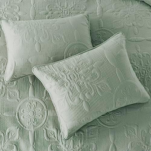 B2EVER Sage Green Damask Cal King Quilt Set