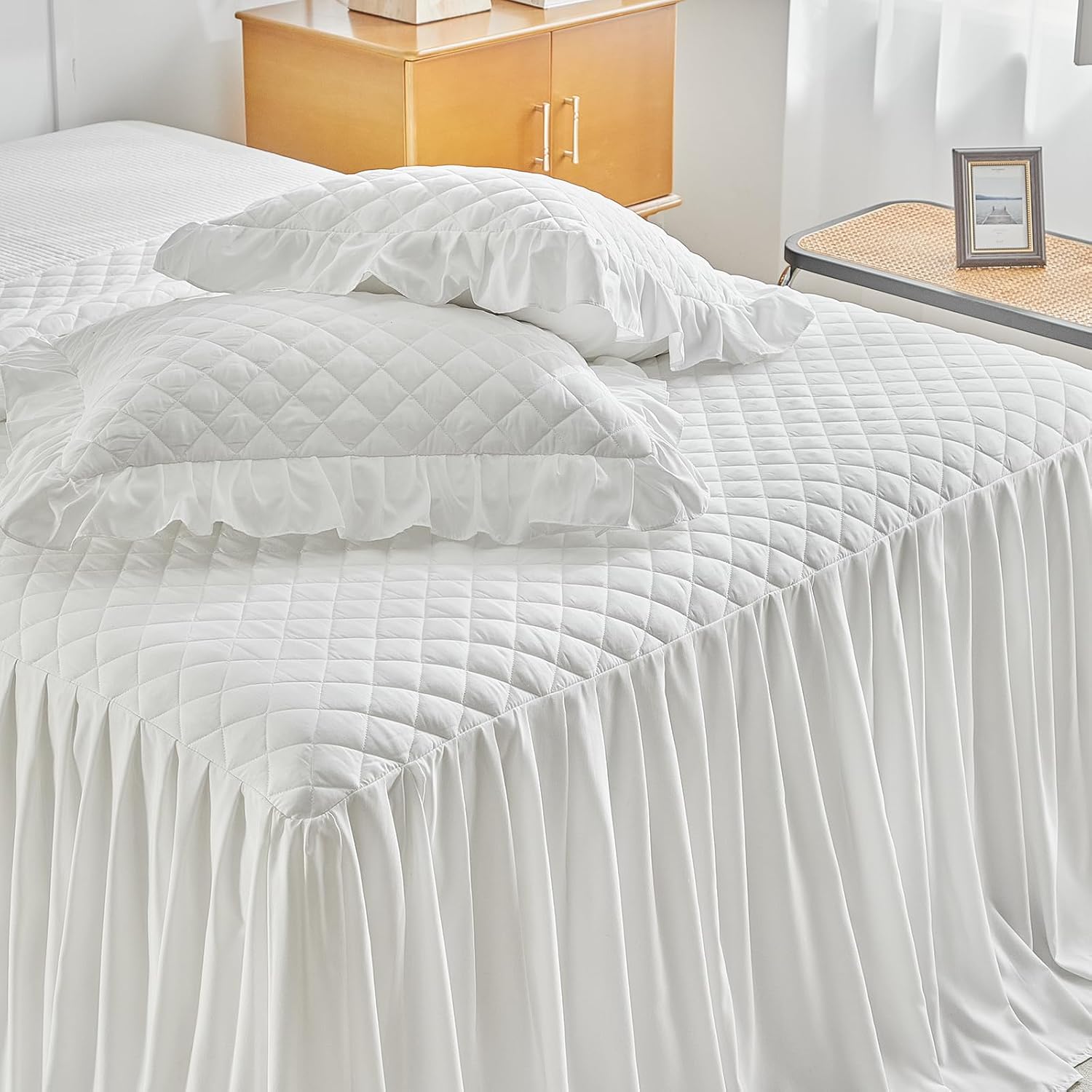 UOZZI BEDDING Ruffle Skirt Bedspread Set Queen Size White