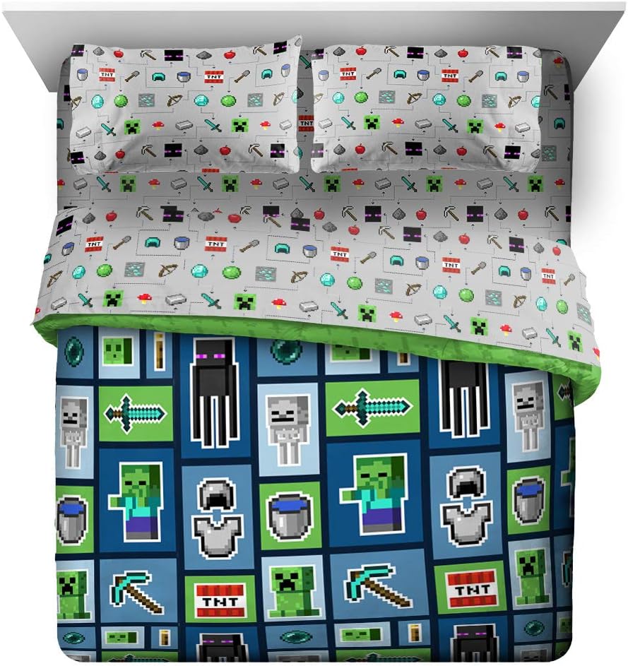 Jay Franco Minecraft Monster Hunters Queen Bed Set