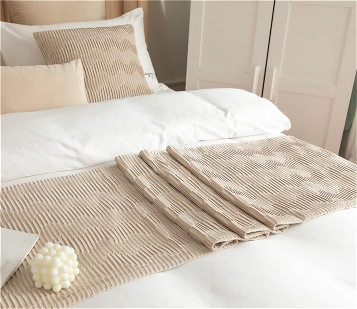 Fudaiki Bed Runner Quilted Fleece Bed Throw for King Bed