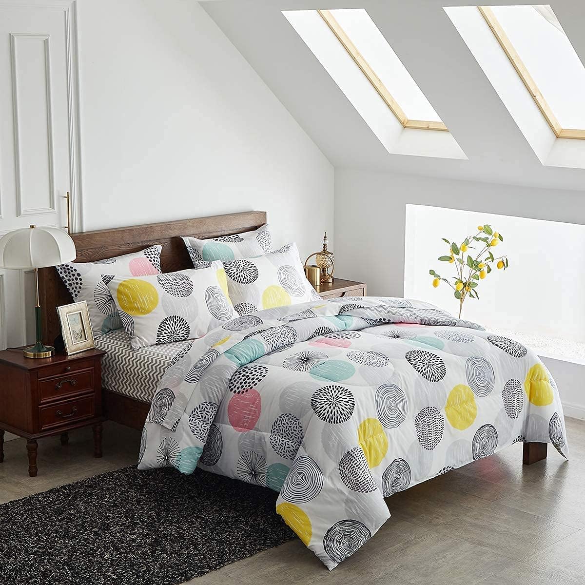 UOZZI BEDDING 7-Piece Queen Comforter Sheet Set