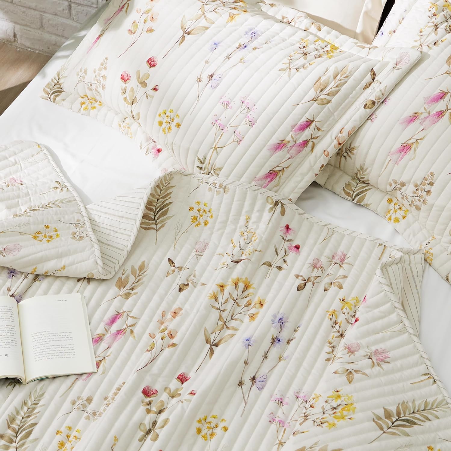 Bedsure Floral Quilt Set King - 3 Piece Reversible Microfiber Bedding
