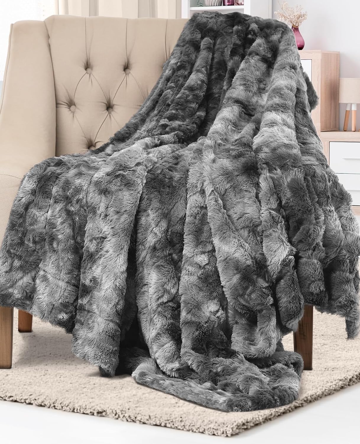 Everlasting Comfort Faux Fur Throw Blanket - Soft Fluffy Plush Throws