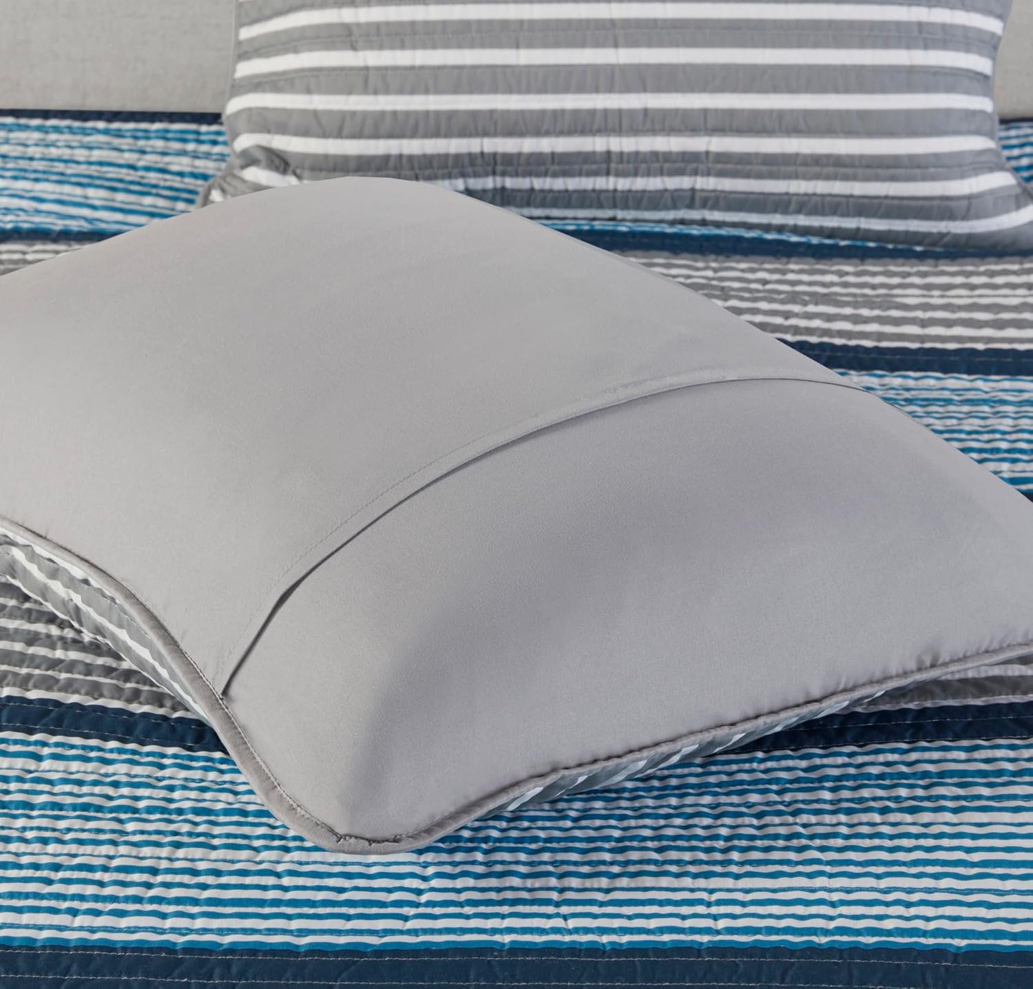 Intelligent Design Paul Reverisble Quilt Set Blue 4 Piece