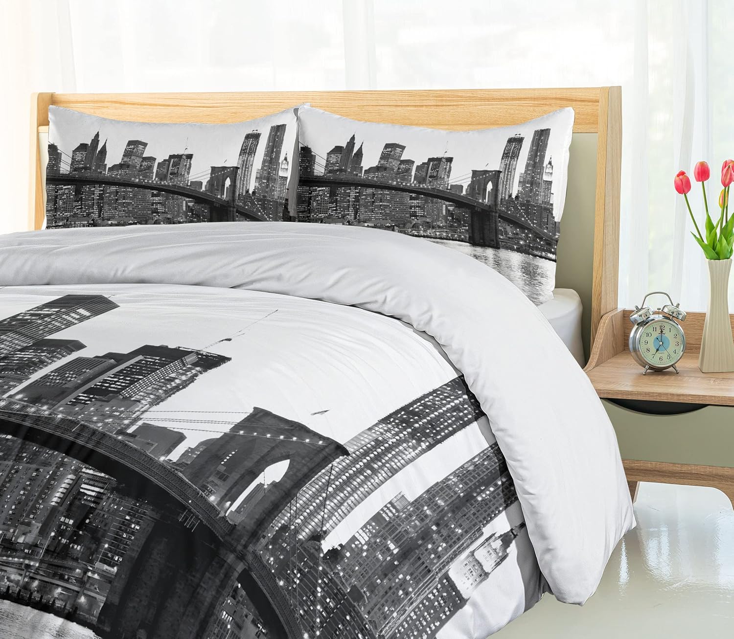 Ambesonne Queen Duvet Cover Set with Pillow Shams Brooklyn Bridge Sunset Image Monochrome