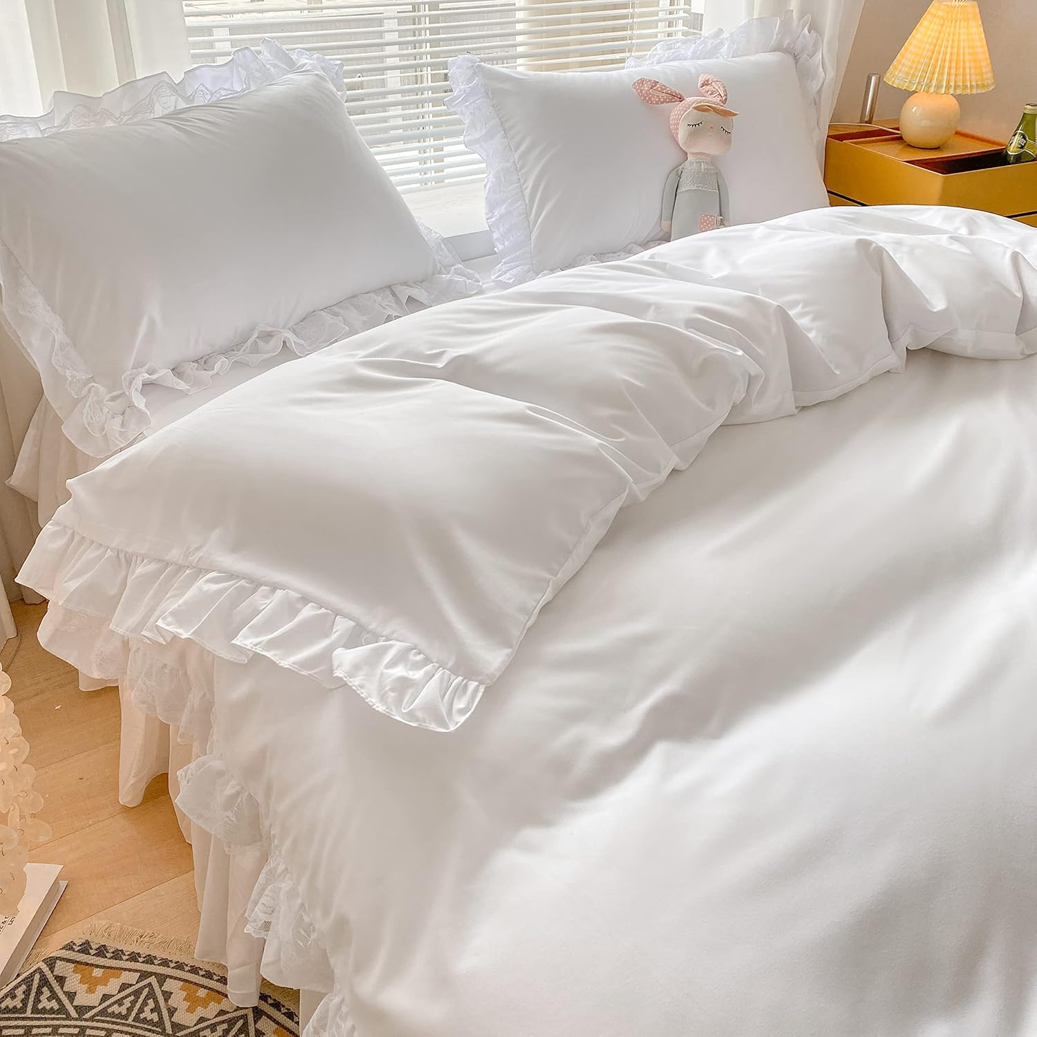 MOOWOO Chic Ruffle Lace Duvet Cover Set Twin White 2 Piece