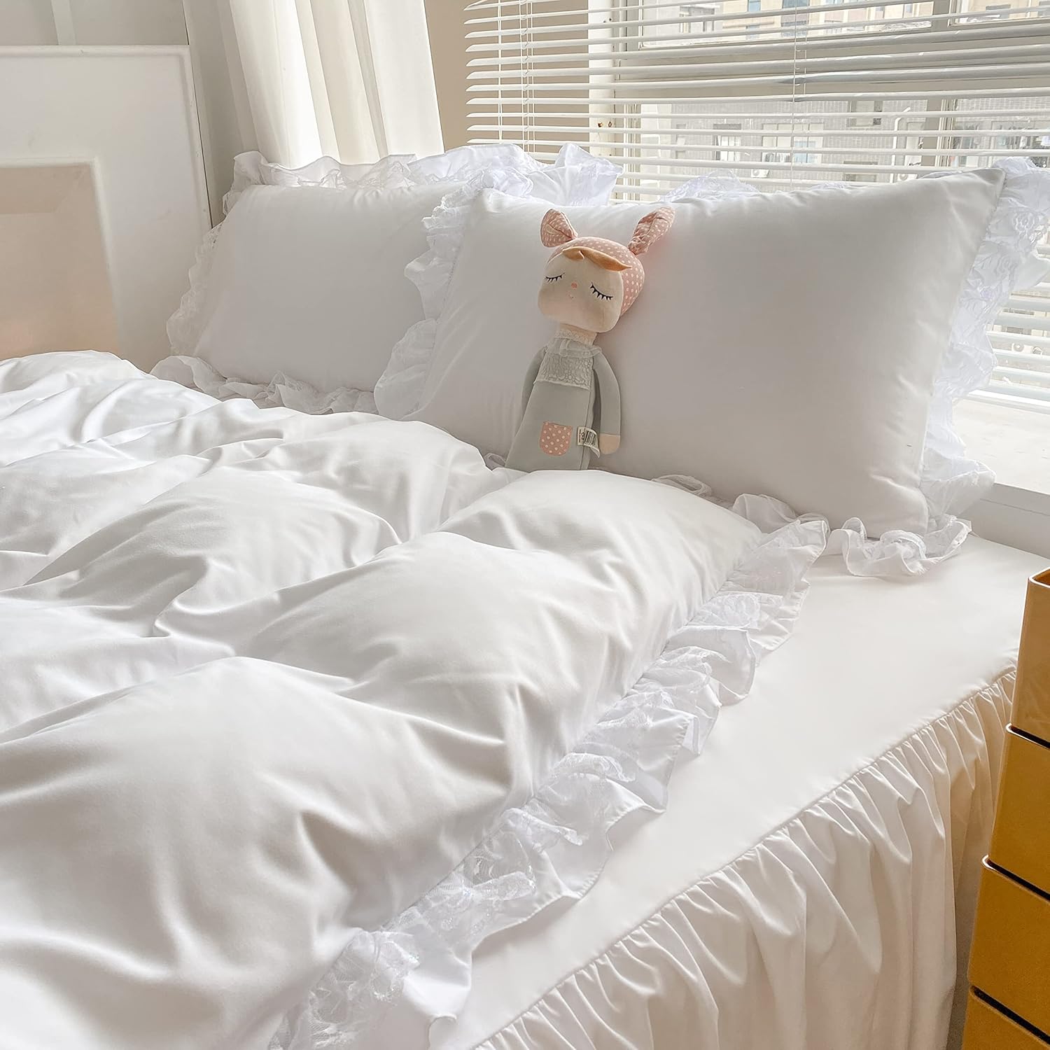 MOOWOO Chic Ruffle Lace Duvet Cover Set Twin White 2 Piece