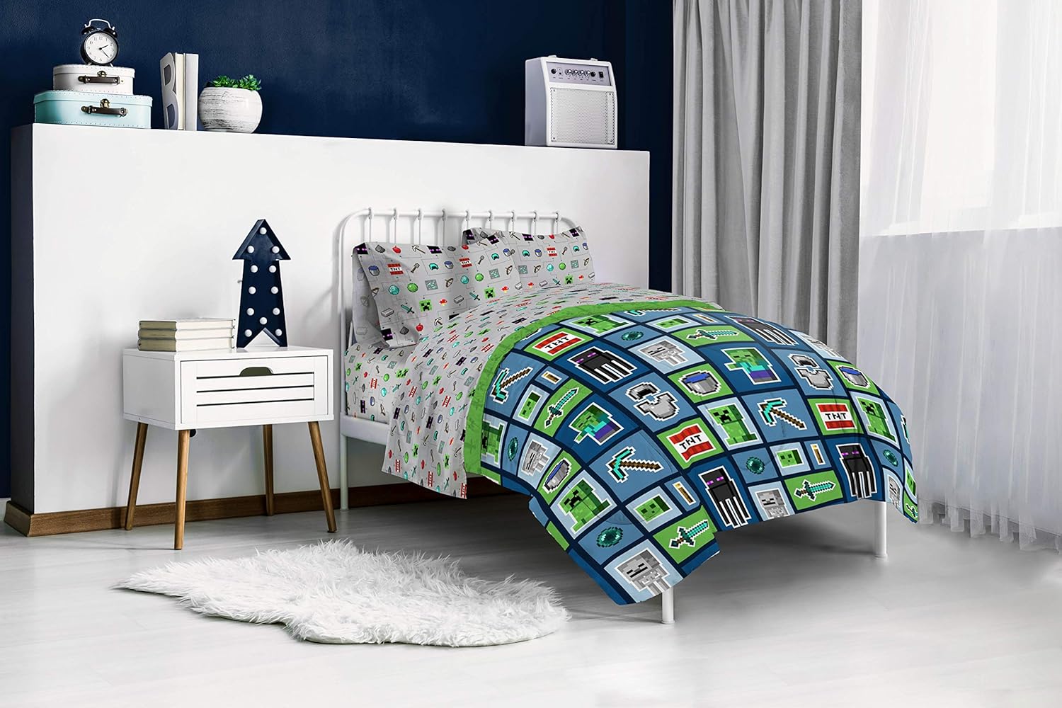 Jay Franco Minecraft Monster Hunters Queen Bed Set