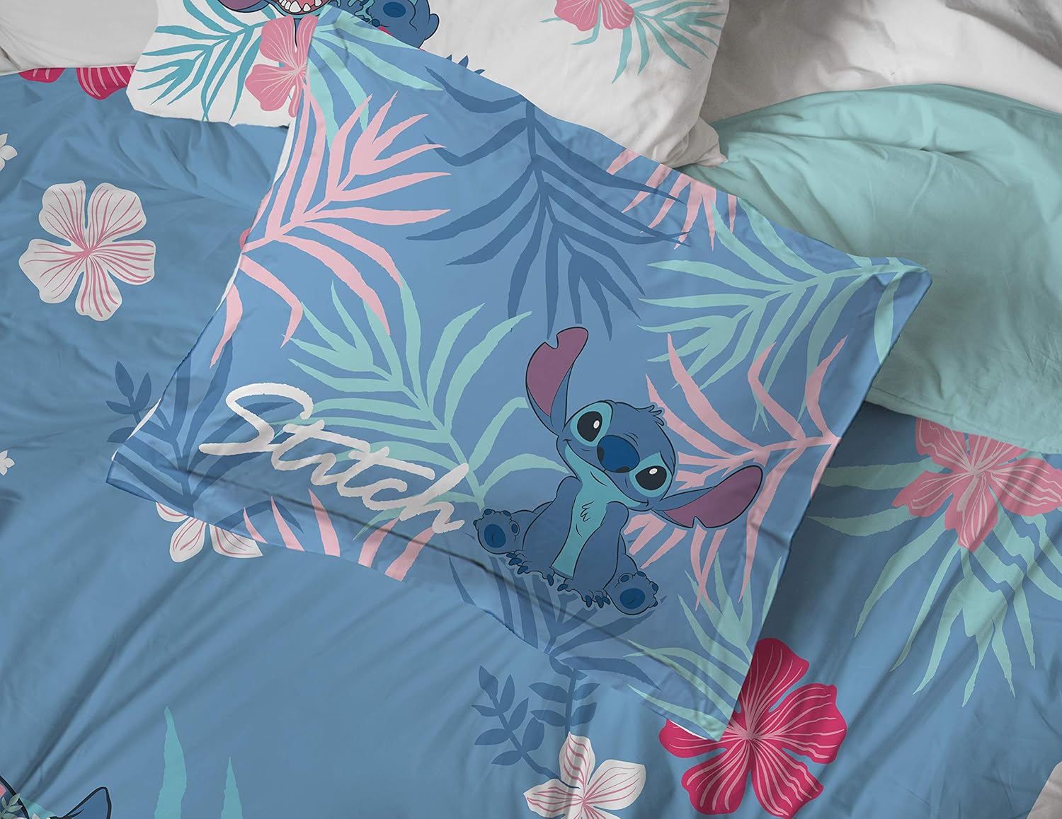 Jay Franco Disney Lilo Stitch Comforter Set - Reversible Microfiber