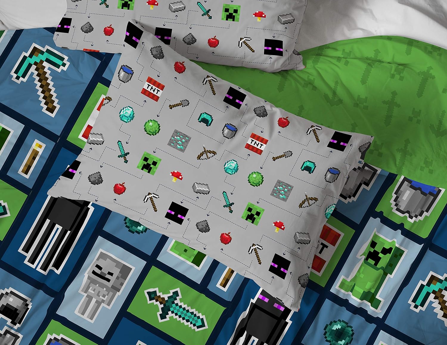 Jay Franco Minecraft Monster Hunters Queen Bed Set