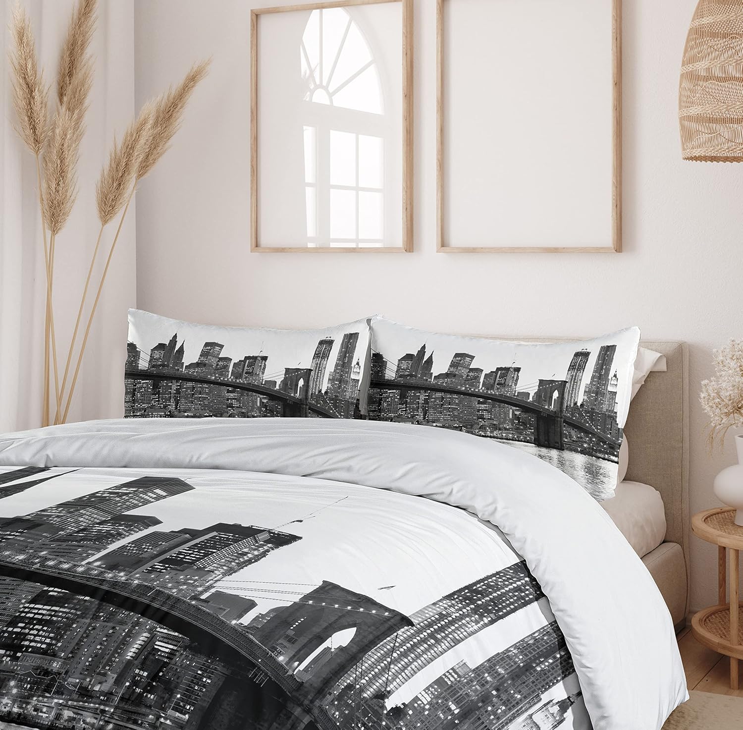 Ambesonne Queen Duvet Cover Set with Pillow Shams Brooklyn Bridge Sunset Image Monochrome