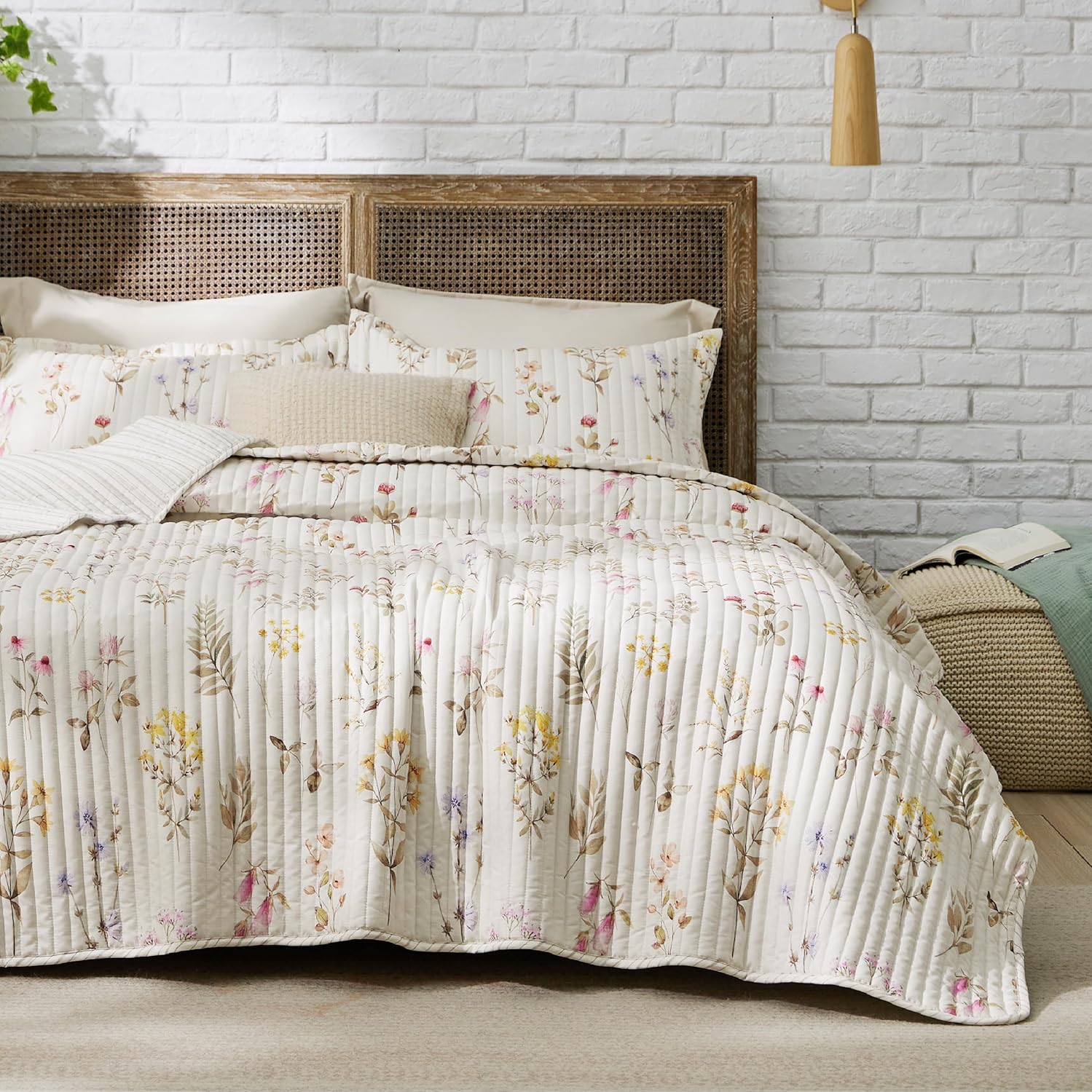 Bedsure Floral Quilt Set King - 3 Piece Reversible Microfiber Bedding
