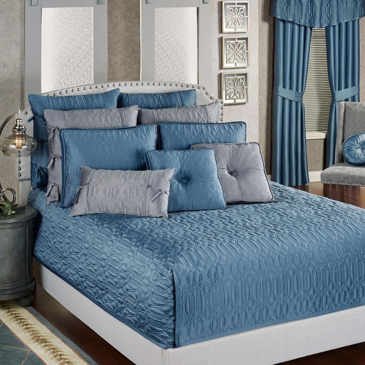 Touch of Class Blue Shadow Quilt Set King