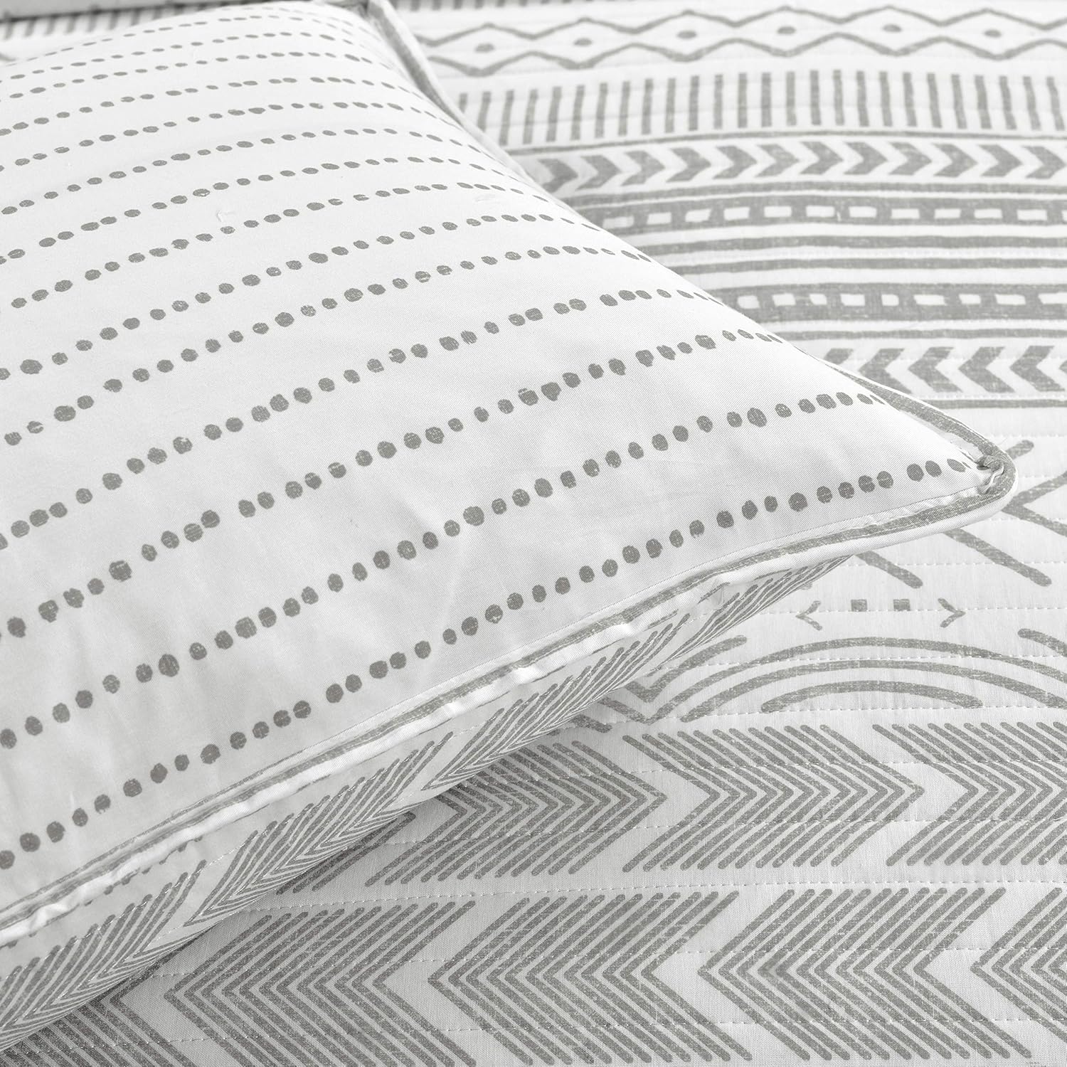 Lush Decor Hygge Geo Striped King Quilt Set