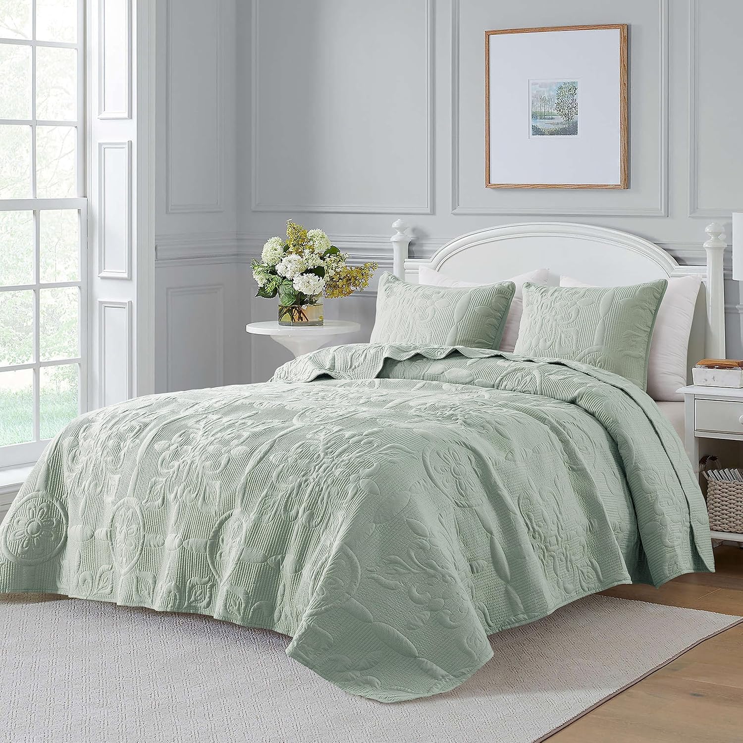 B2EVER Sage Green Damask Cal King Quilt Set