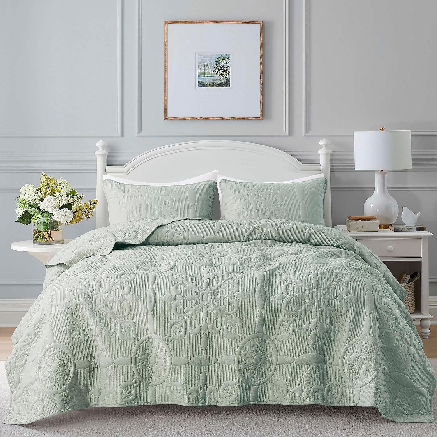 B2EVER Sage Green Damask Cal King Quilt Set